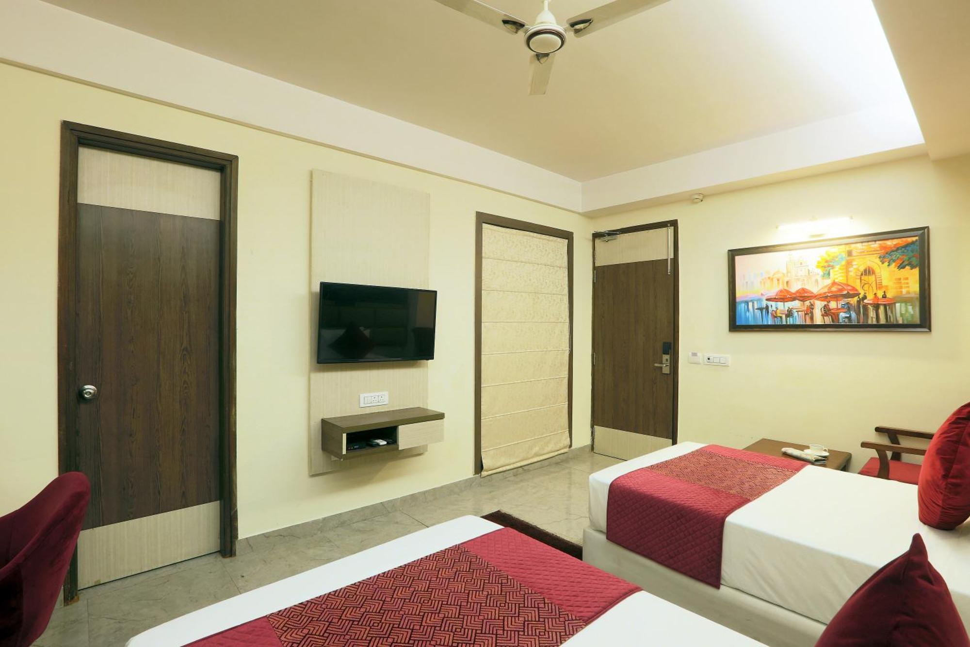Hotel Oxmo Delhi Airport With Free Airport Transsfer New Delhi Exterior photo